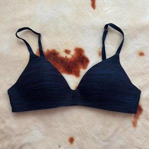 Victoria's Secret Women's Navy and Black Bra
